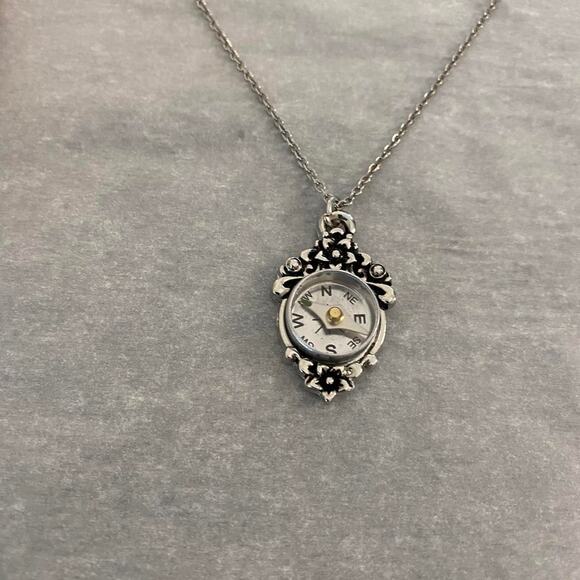 Silver tone compass necklace - Picture 5 of 8